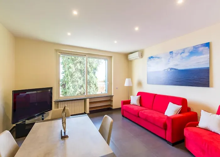 Villa Dolcevita With Parking By Napoliapartments
