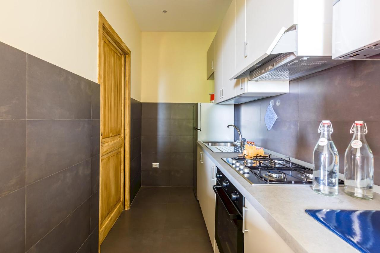Dolcevita With Parking By Napoliapartments * Neapel