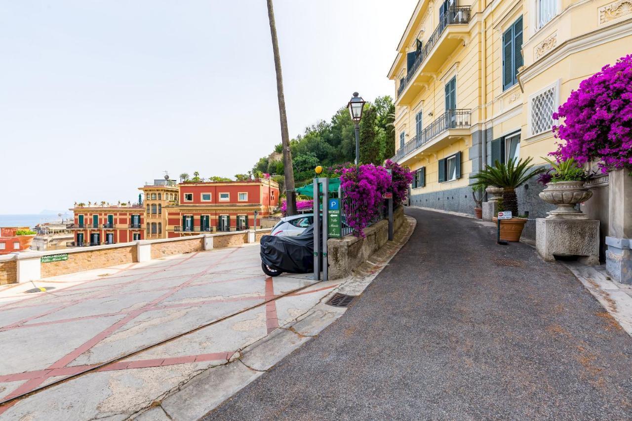 Dolcevita With Parking By Napoliapartments * Napels